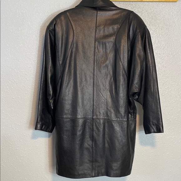 VNTG Black Leather Jacket with Oversized Fit and Lapel Design - Picture 10 of 11